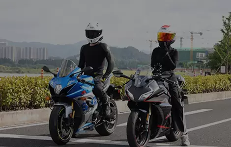 스마트 헬멧 블루투스 이어폰이 안전한 라이딩의 미래일까요?