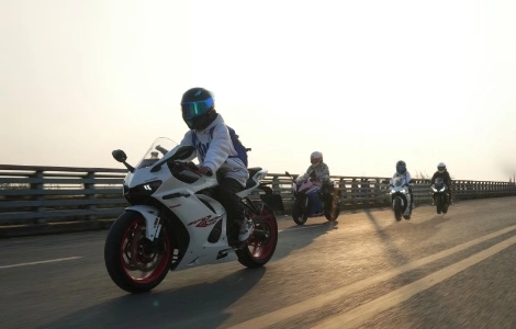 풀페이스 헬멧 오디오 솔루션: OHMIEX가 브랜드와 라이더를 위해 커넥티드 라이딩을 재정의하는 방법