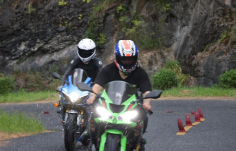 OHMIEX D9: 현대 라이더를 위한 자전거 헬멧 헤드폰의 새로운 기준