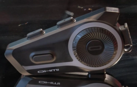 첨단 블루투스 헬멧 헤드폰으로 라이딩 경험을 한 단계 끌어올리세요: OHMIEX D9가 그룹 커뮤니케이션의 새로운 기준을 제시하는 이유