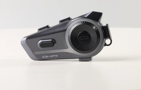 고속 주행 시 라이더는 소리를 잘 듣지 못하나요? 유럽의 딜러 파트너들은 라이더의 불편함을 어떻게 18% 더 높은 판매량으로 전환했을까요?